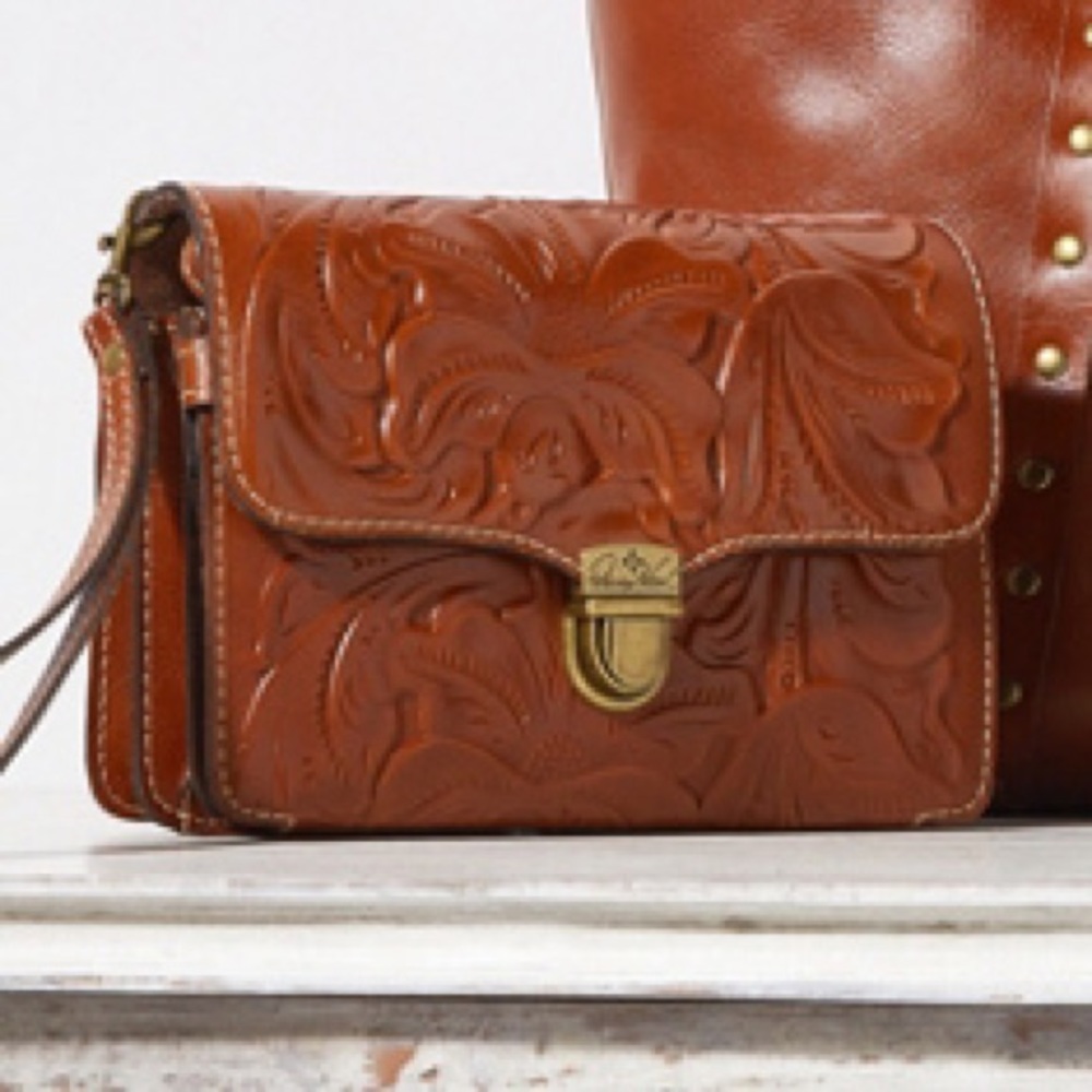 Patricia Nash Tooled Bianco Crossbody Organizer